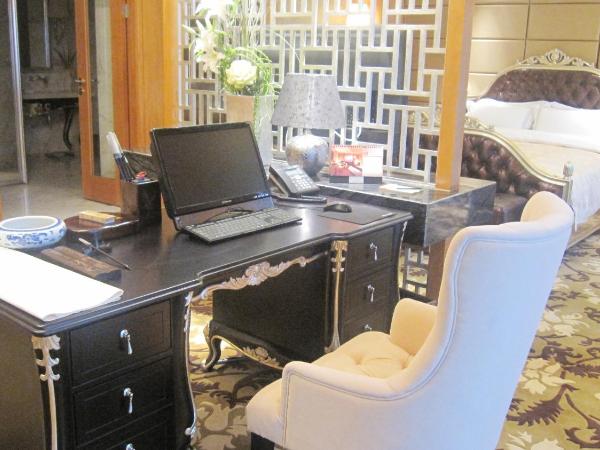 Glarun Jinling Hotel : photo 2 de la chambre suite exécutive