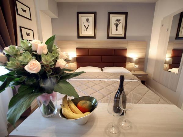 Alderotti Home : photo 7 de la chambre chambre familiale avec salle de bains privative