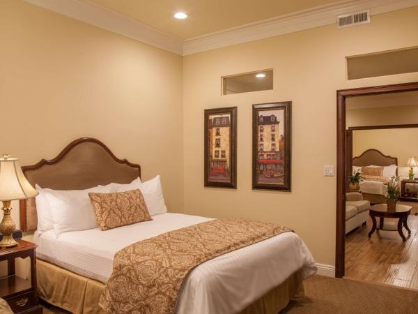 Best Western Plus Sunset Plaza Hotel : photo 2 de la chambre suite avec 4 lits queen-size