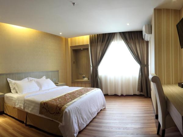Mandarin Hotel Kota Kinabalu : photo 2 de la chambre chambre standard lit queen-size
