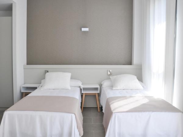 Residencia Universitaria Tarragona Mediterrani : photo 4 de la chambre studio double ou lits jumeaux avec terrasse