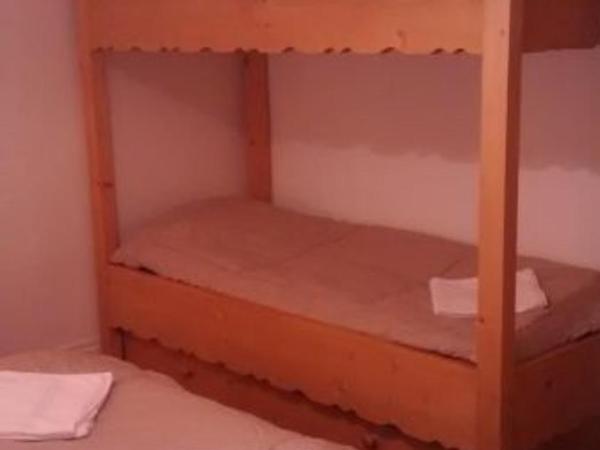 Gîte Mont Joly : photo 2 de la chambre chambre familiale avec salle de bains privative