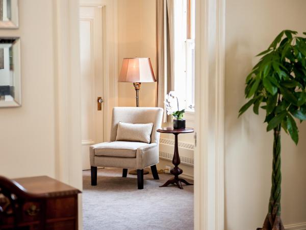 The Inn at the Union Club of British Columbia : photo 4 de la chambre suite deluxe avec lit king-size