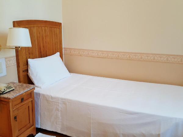 Hotel Roma e Rocca Cavour : photo 3 de la chambre chambre simple basique