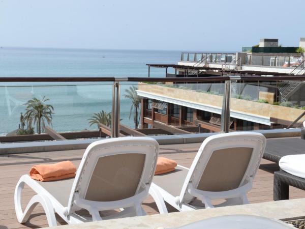 Gran Hotel Guadalpín Banus : photo 8 de la chambre suite junior deluxe avec terrasse et bain à remous - vue sur mer
