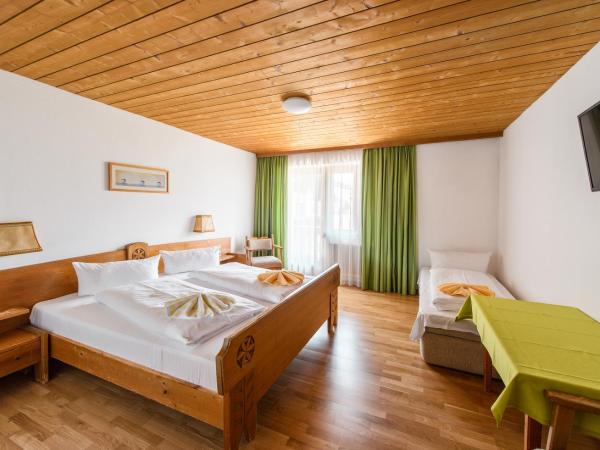 Bärenwirth : photo 2 de la chambre chambre double avec lit d'appoint (2 adultes + 1 enfant)