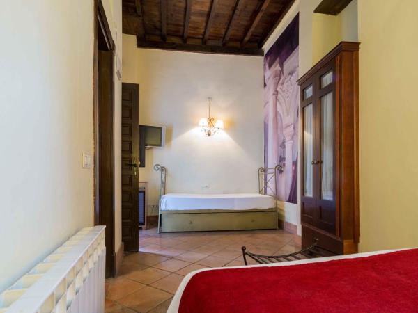 Casa del Capitel Nazarí : photo 5 de la chambre chambre double standard avec lit d'appoint