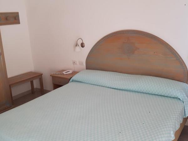 Alghero Vacanze Hotel : photo 6 de la chambre chambre double ou lits jumeaux