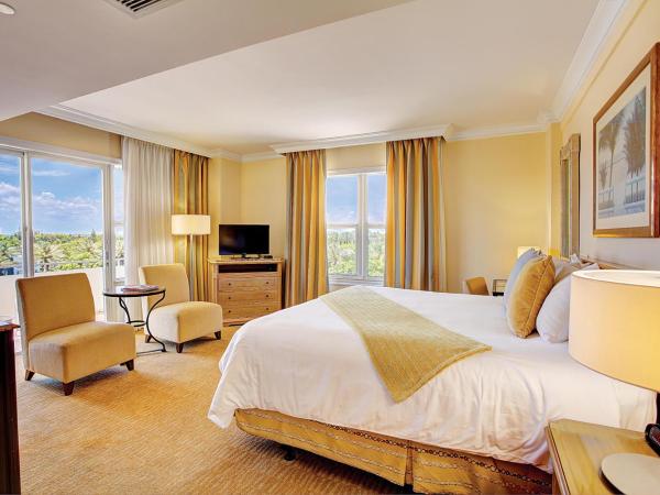 Sea View Hotel : photo 1 de la chambre chambre lit king-size avec balcon et vue sur la baie