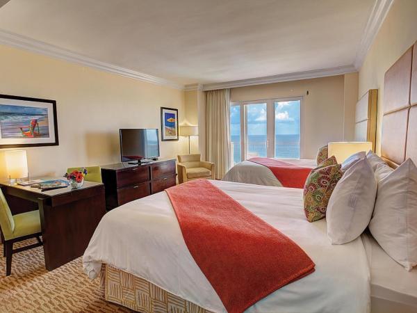 Sea View Hotel : photo 1 de la chambre chambre double de luxe avec balcon et vue partielle sur l'océan