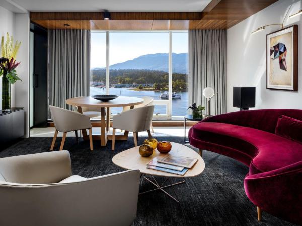 Fairmont Pacific Rim : photo 7 de la chambre suite lit king-size signature port - vue sur port