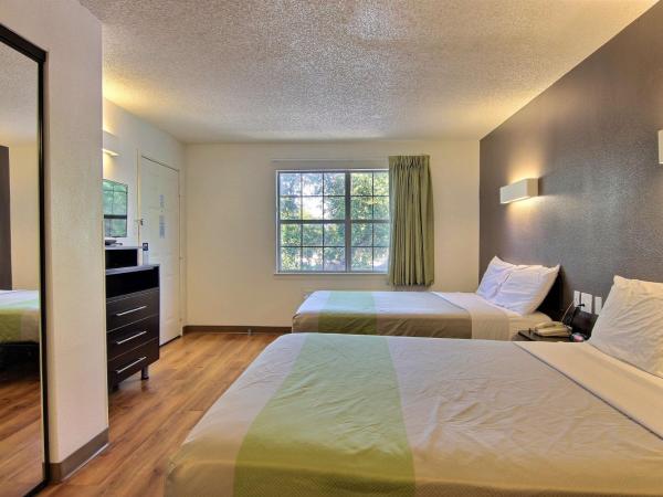 Studio 6-Austin, TX - Northwest : photo 5 de la chambre chambre quadruple - non-fumeurs