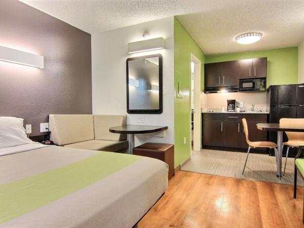 Studio 6-Austin, TX - Northwest : photo 2 de la chambre chambre lit queen-size - non-fumeurs