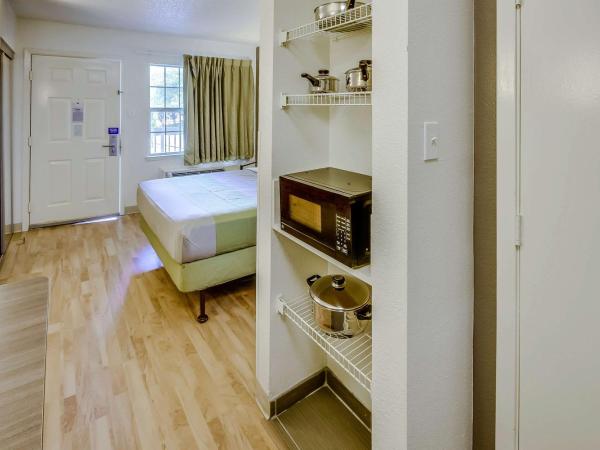 Studio 6-Houston, TX - Hobby South : photo 3 de la chambre chambre lit queen-size - non-fumeurs
