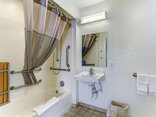 Studio 6-Kissimmee, FL - Orlando : photo 3 de la chambre chambre lit queen-size accessible aux personnes à mobilité réduite – non-fumeurs