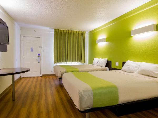 Motel 6-Austin, TX - Midtown : photo 2 de la chambre chambre quadruple - non-fumeurs