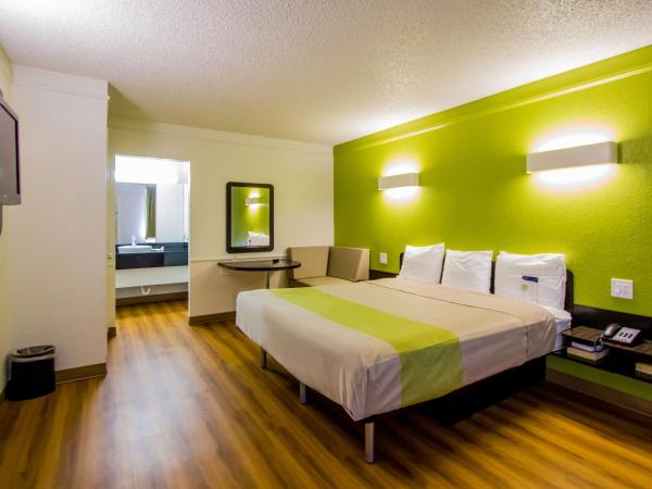 Motel 6-Austin, TX - Midtown : photo 1 de la chambre chambre lit king-size - non-fumeurs