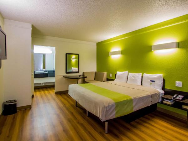 Motel 6-Austin, TX - Midtown : photo 2 de la chambre chambre lit king-size - non-fumeurs