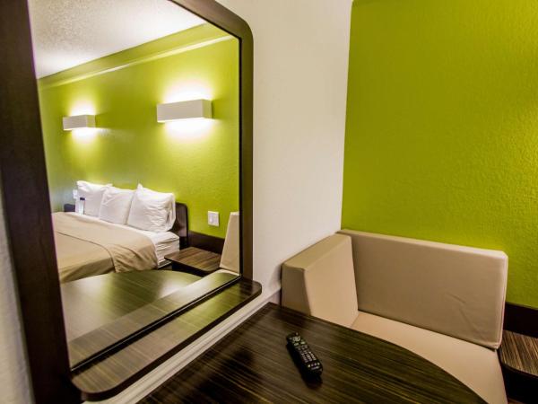 Motel 6-Austin, TX - Midtown : photo 6 de la chambre chambre lit king-size - non-fumeurs