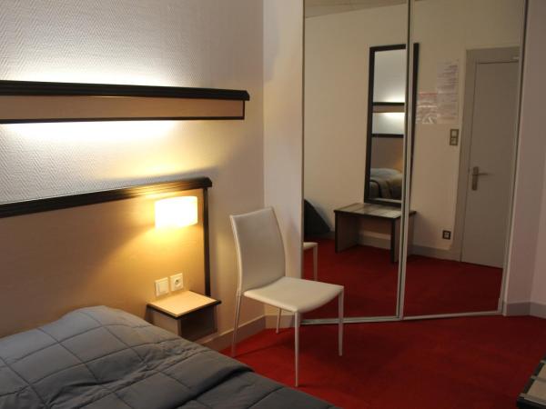 Hôtel de la Meuse : photo 6 de la chambre chambre double