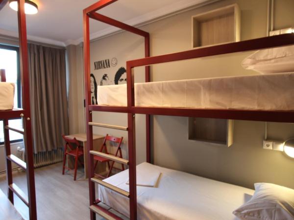Stay Hybrid Hostel : photo 6 de la chambre lit dans dortoir mixte de 4 lits