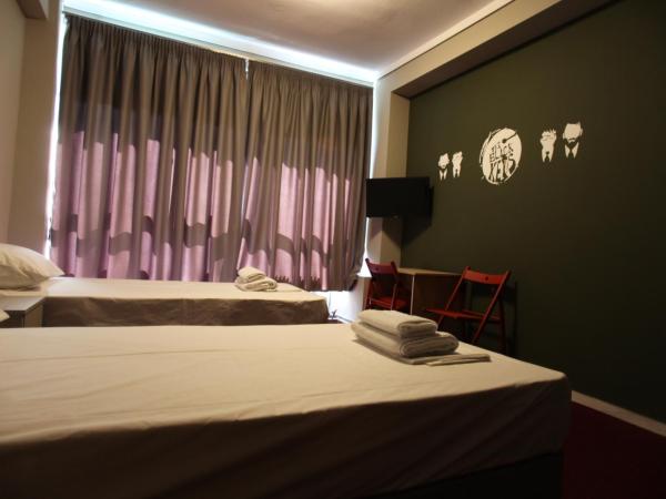 Stay Hybrid Hostel : photo 4 de la chambre chambre lits jumeaux avec salle de bains privative