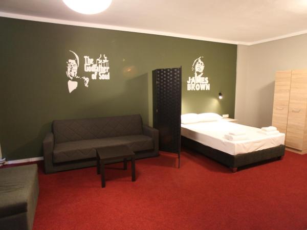 Stay Hybrid Hostel : photo 2 de la chambre chambre deluxe
