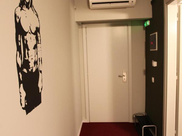 Stay Hybrid Hostel : photo 7 de la chambre chambre double avec salle de bains privative