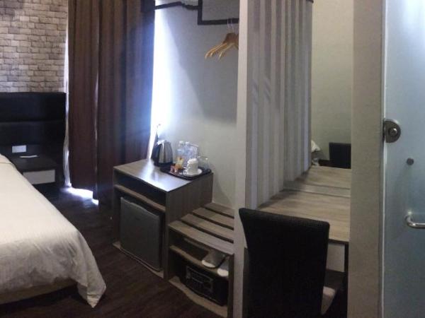 Gurney Lodge : photo 8 de la chambre chambre lit queen-size avec balcon