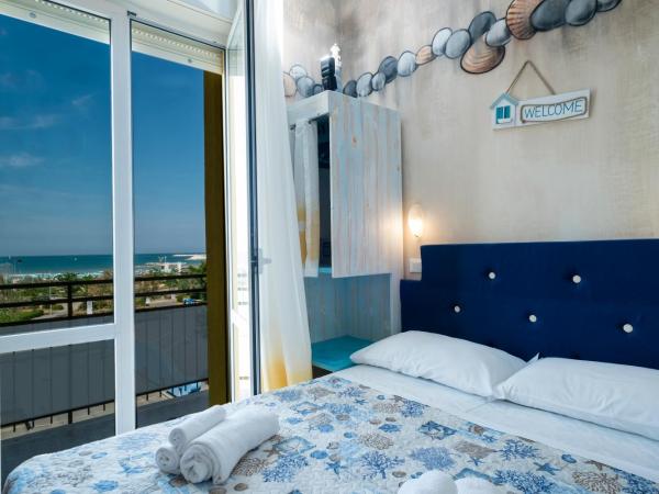 Hotel Crosal : photo 3 de la chambre chambre double avec balcon - vue sur mer