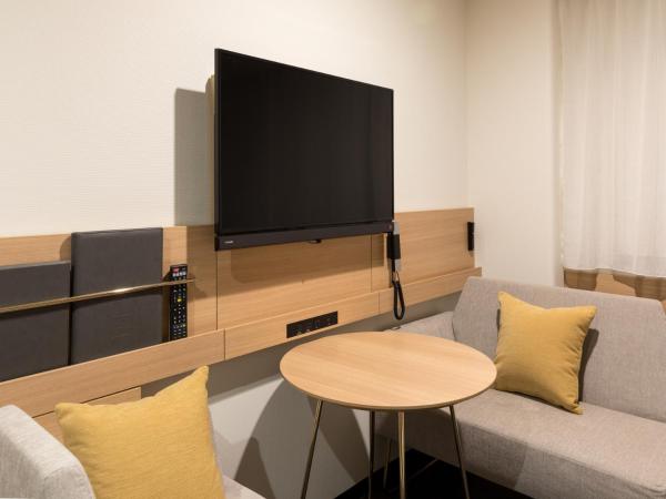 Nishitetsu Inn Shinjuku : photo 4 de la chambre chambre lits jumeaux de luxe - non-fumeurs