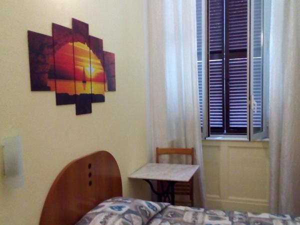 Hotel Tirreno : photo 6 de la chambre chambre simple standard avec salle de bains commune