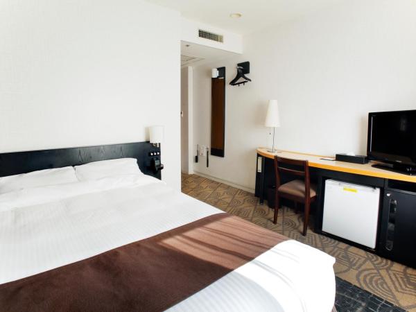 Sapporo Tokyu REI Hotel : photo 4 de la chambre chambre double avec petit lit double - fumeurs