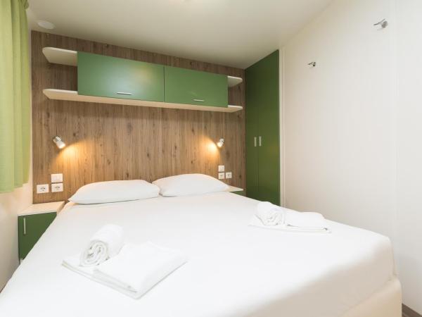 Maistra Camping Veštar Mobile homes : photo 8 de la chambre mobile home familial 3 chambres - escapade en forêt