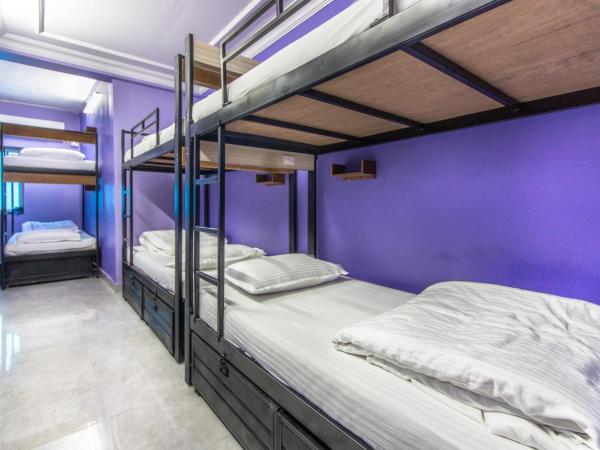 Backpackers Villa Mumbai : photo 2 de la chambre lit dans dortoir mixte de 6 lits avec climatisation