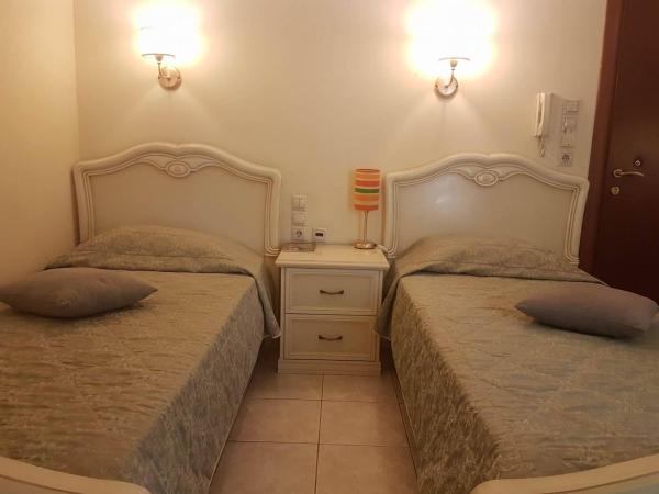 Yiannis Apartments : photo 3 de la chambre chambre lits jumeaux avec balcon