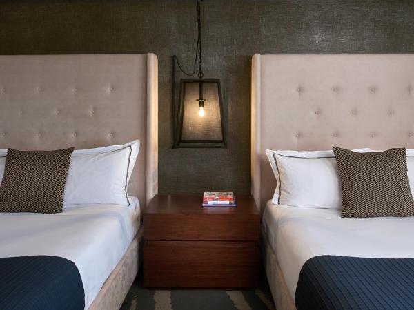 Revere Hotel Boston Common : photo 3 de la chambre chambre supérieure avec 2 lits queen-size