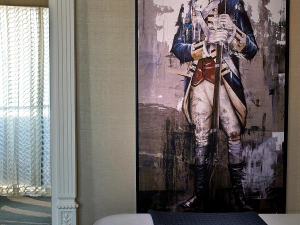 Revere Hotel Boston Common : photo 6 de la chambre suite 1 chambre avec lit king-size