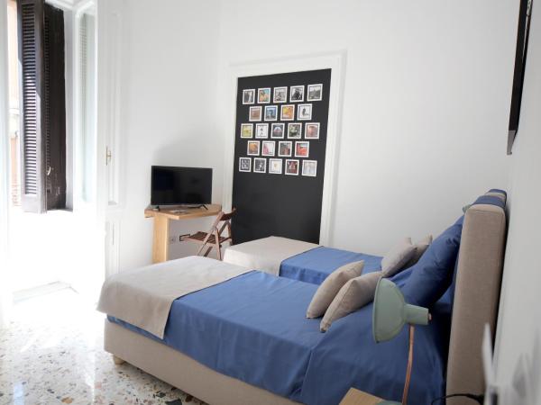Napoliamo Guest House : photo 7 de la chambre chambre double ou lits jumeaux