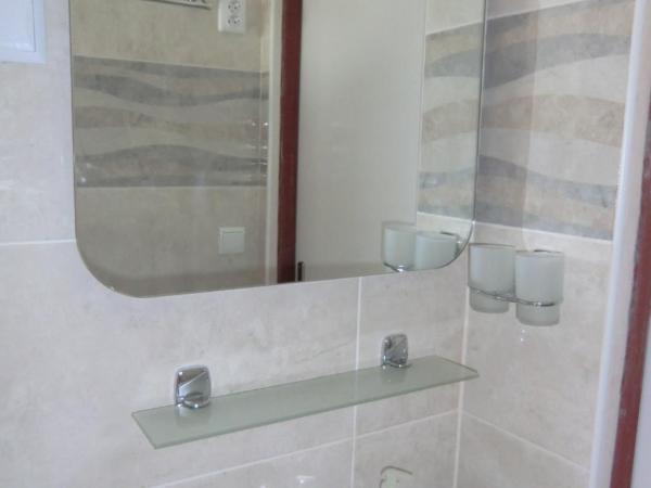Orbis : photo 4 de la chambre chambre triple avec salle de bains extérieure privée

