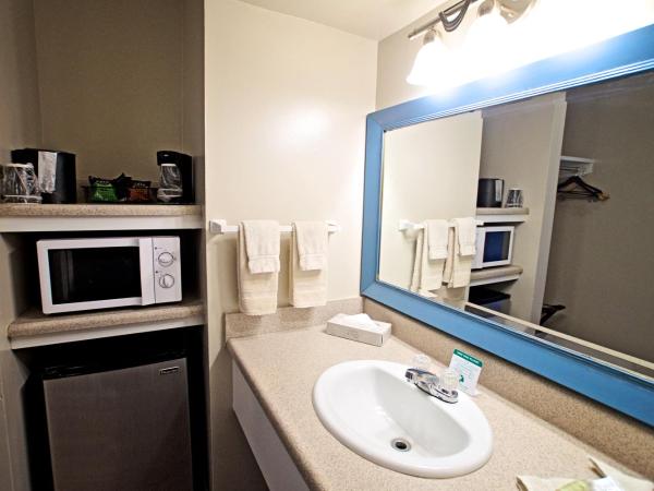 Ocean Villa Inn : photo 2 de la chambre hébergement 2 lits queen-size - vue sur baie