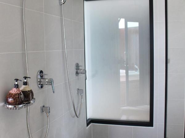 Klong Prao Resort - SHA Extra Plus : photo 7 de la chambre chambre lit king-size deluxe avec baignoire spa