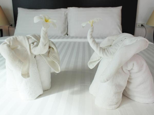 Klong Prao Resort - SHA Extra Plus : photo 10 de la chambre chambre lit king-size deluxe avec baignoire spa