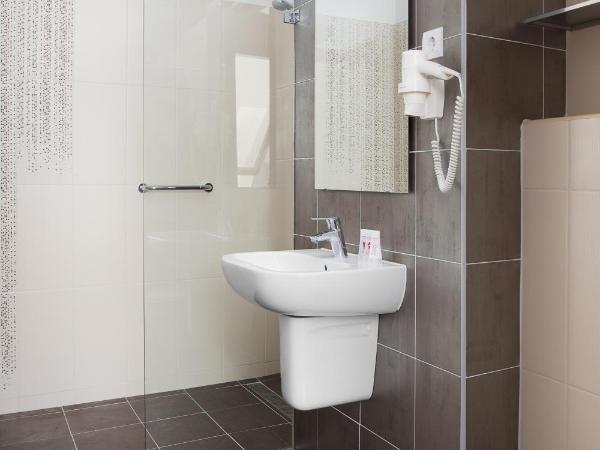 Rubin Wellness & Conference Hotel : photo 8 de la chambre appartement