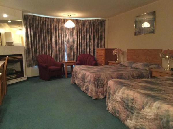Western Budget Motel East Red Deer : photo 1 de la chambre chambre avec 2 grands lits queen-size