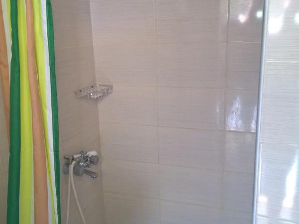 Stathis : photo 8 de la chambre chambre avec salle de bains privative