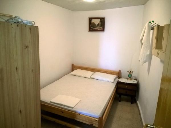 Stathis : photo 5 de la chambre chambre simple standard avec salle de bains commune