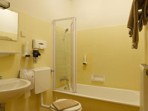 Alpen.Adria.Stadthotel : photo 4 de la chambre chambre double avec balcon