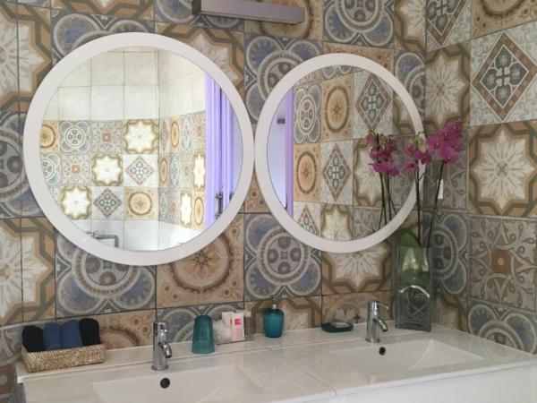 Hotel Ginebra : photo 6 de la chambre chambre quadruple avec balcon 