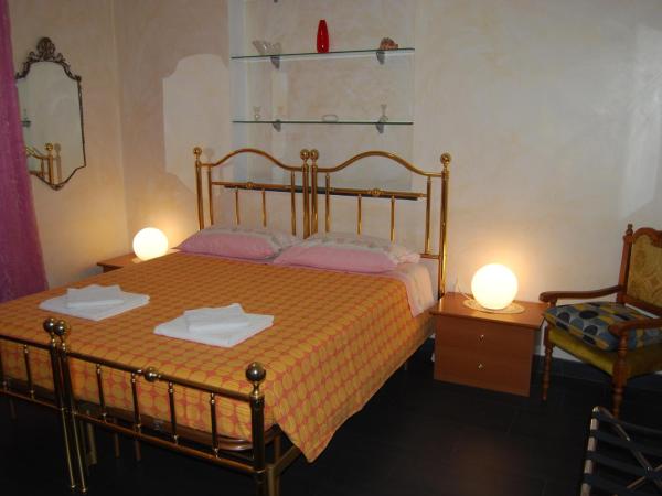 Casa MaMa : photo 5 de la chambre chambre double avec toilettes communes